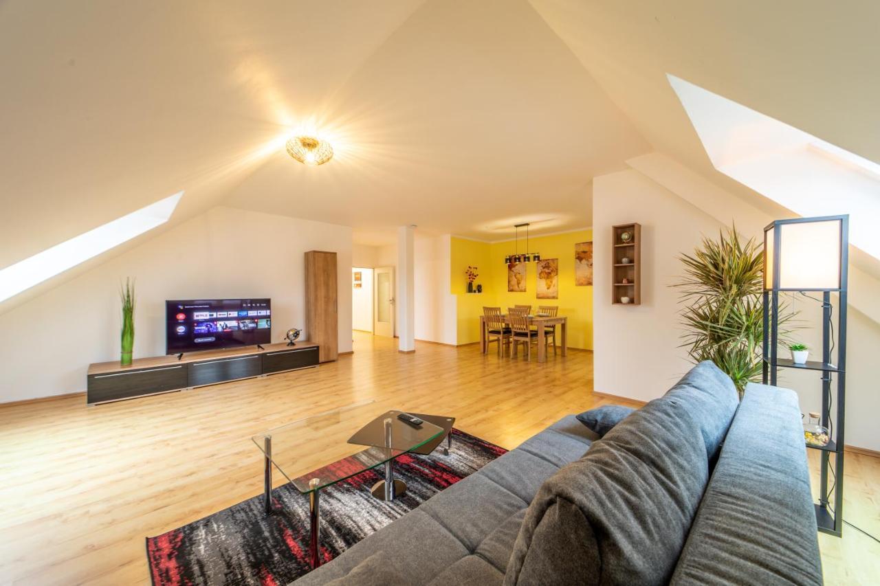 Moderne Dachgeschosswohnung - Parkplatz - Netflix Coburg Ngoại thất bức ảnh