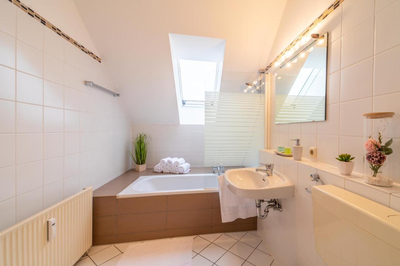 Moderne Dachgeschosswohnung - Parkplatz - Netflix Coburg Ngoại thất bức ảnh